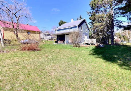 Bungalow à vendre - 475 Rue St-Jean, Pohénégamook, G0L1J0
