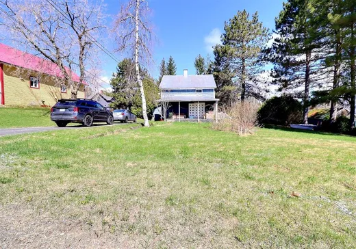 Maison à vendre - 475 Rue St-Jean, Pohénégamook, G0L 1J0