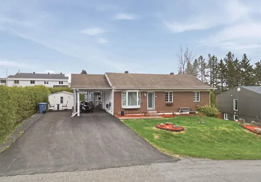 Bungalow for sale - 650 157e Rue, Saint-Georges, G5Y6M3