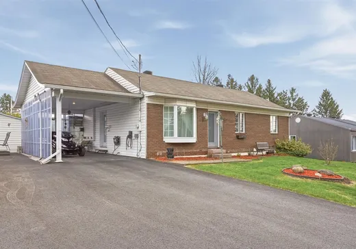 House for sale - 650 157e Rue, Saint-Georges, G5Y 6M3