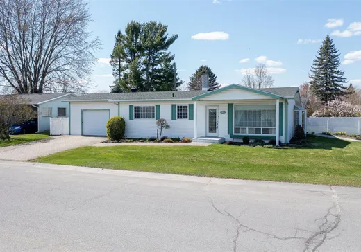 Bungalow à vendre - 30 Rue Giroux, Victoriaville, G6P3C4