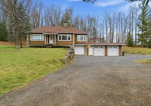 House for sale - 17 Ch. des Lilas, Ste-Anne-Des-Lacs, J0R 1B0