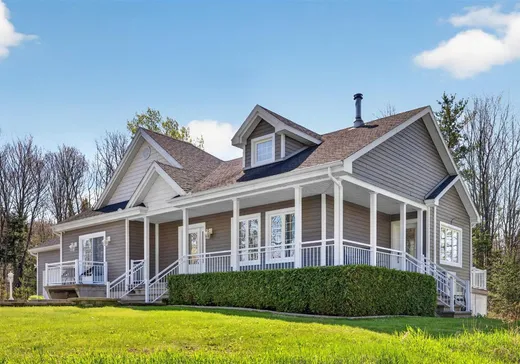 Bungalow for sale - 131 Rue Robert, St-Germain-De-Grantham, J0C1K0