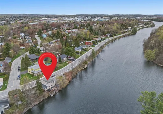 Maison à vendre - 610 Rue St-Patrice E., Magog, J1X 1V3