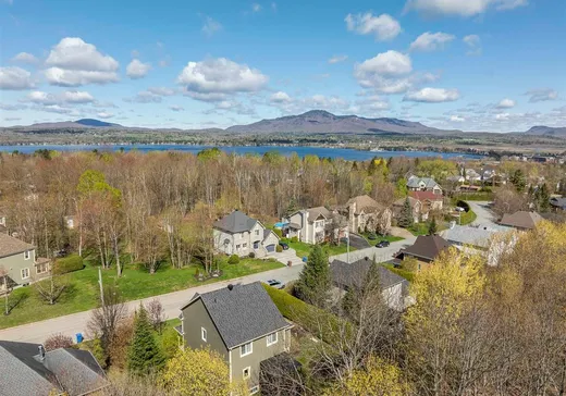 Maison à vendre - 536 Rue Dr-Marston-Adams, Magog, J1X 7L6