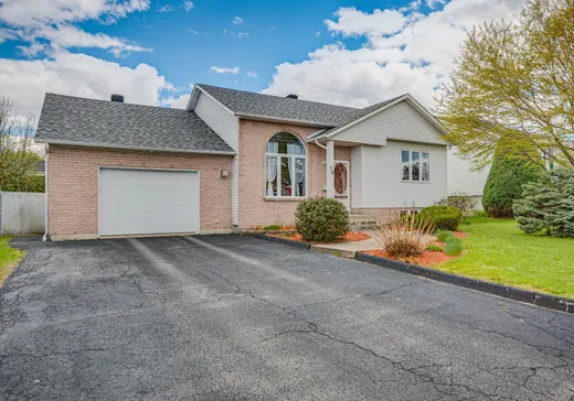 Maison à étages à vendre - 16 Rue des Jonquilles, Salaberry-de-Valleyfield, J6S6B6