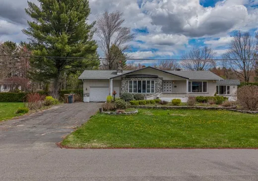 Maison à étages à vendre - 66 Rue Maurice, Victoriaville, G6P7N2