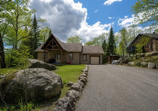 Two or more stories for sale - 2700 Rue du Hameau, Sainte-Adèle, J8B2G1