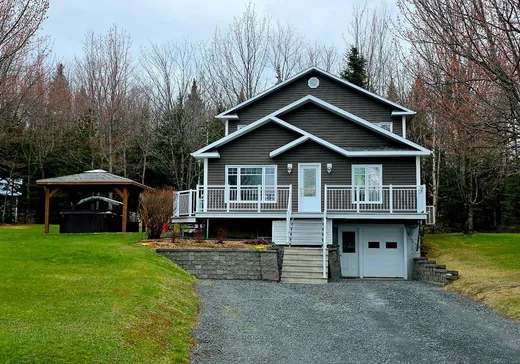 1 1/2 Storey for sale - 602 Route des Sommets, Lac-Etchemin, G0R1S0
