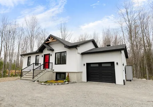 Bungalow à vendre - 148 Ch. du Roi, St-Hippolyte, J8A0B7
