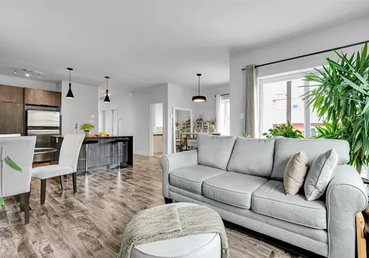 Condo à vendre - 3021 Rue St-Charles, Sainte-Adèle, J8B 1G3