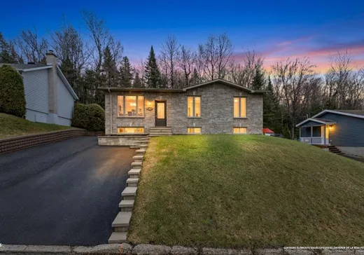Bungalow à vendre - 1511 Rue du Grand-Bourg, Val-Belair, G3J1K1