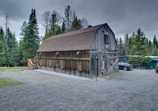 Fermette à vendre - 1015Z Ch. Tamaracouta, Saint-Sauveur, J0R1A0