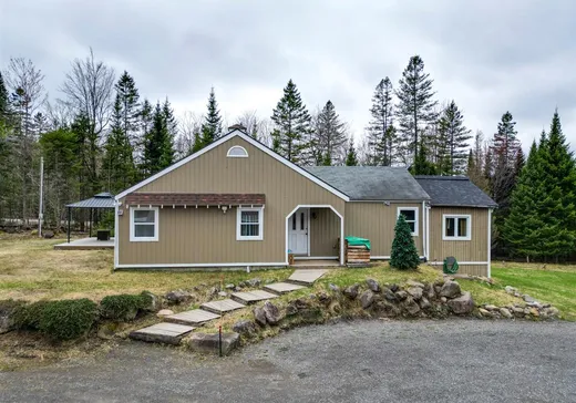 Fermette à vendre - 1015Z Ch. Tamaracouta, Saint-Sauveur, J0R 1A0
