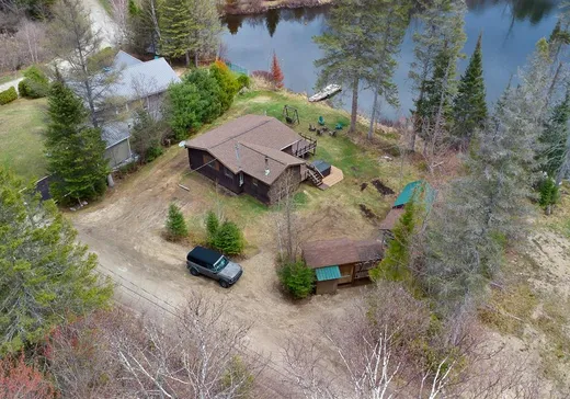 House for sale - 4 Ch. du Lac-Fairburn O., Lac-Cayamant, J0X 1Y0