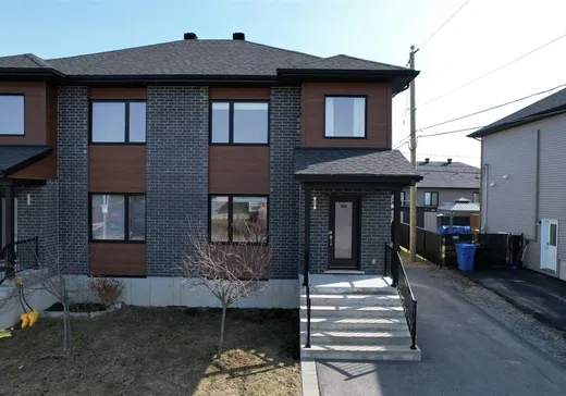 Two or more stories for sale - 922 Rue Vinet, Salaberry-de-Valleyfield, J6S0C9