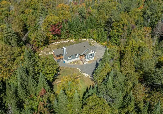 Bungalow for sale - 2867 Ch. du Lac-Nantel S., Mont-Blanc, J0T2G0
