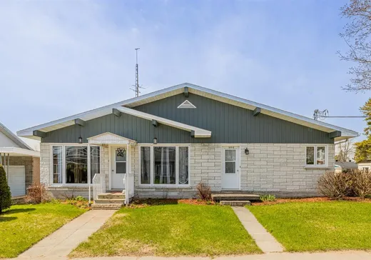 House for sale - 317 Boul. du Centenaire, Saint-Basile, G0A 3G0