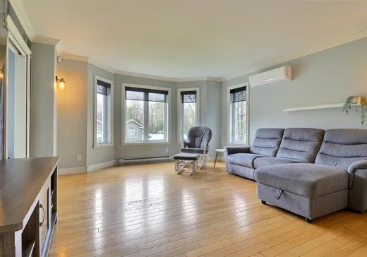 Maison à vendre - 223 Rue St-Louis, East Angus, J0B 1R0