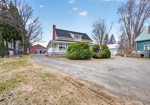 Maison à vendre - 350 Rue Notre-Dame, St-Francois-Du-Lac, J0G 1M0