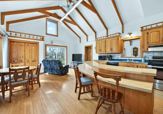 Maison à vendre - 350 Rue Notre-Dame, St-Francois-Du-Lac, J0G 1M0