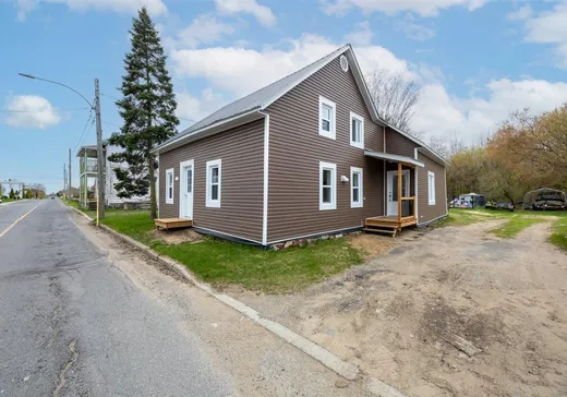 Maison à vendre - 27 Rg Ste-Anne, St-Francois-Du-Lac, J0G 1M0