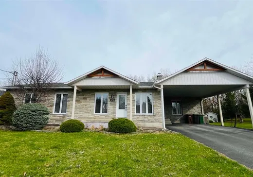 House for sale - 3755 Boul. Jean-De Brébeuf, St-Nicephore, J2A 3K3