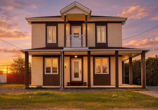 Two or more stories for sale - 261 Rue Principale, St-Adelphe-De-Champlain, G0X2G0