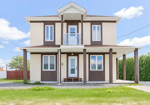 House for sale - 261 Rue Principale, St-Adelphe-De-Champlain, G0X 2G0