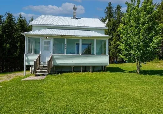 Maison à vendre - 211 6e Rang E., Sainte-Lucie-de-Beauregard, G0R 3L0