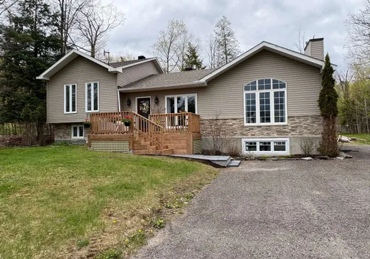 House for sale - 86 Rue du Faubourg, Val-des-Monts, J8N 7P9