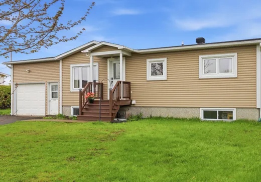 Maison à étages à vendre - 1027 Av. Denicourt, Saint-Césaire, J0L1T0
