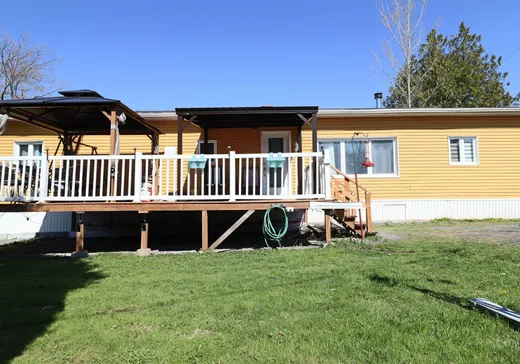 Maison à vendre - 260 Rue des Épinettes, Farnham, J9N 2P9