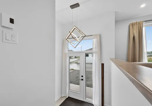Maison à vendre - 900 Rue du Verbe-Divin, Granby, J2J 0W3