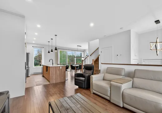 Maison à vendre - 900 Rue du Verbe-Divin, Granby, J2J 0W3