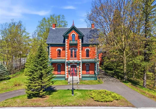 House for sale - 131 Rue St-Georges, Drummondville, J2C 4G9