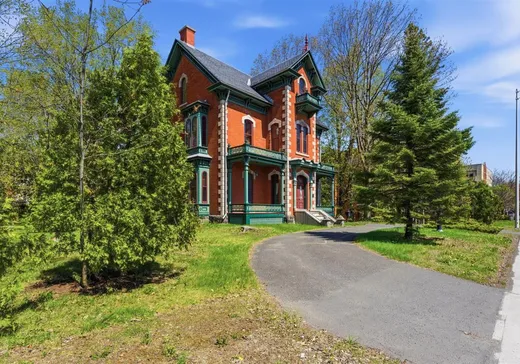 House for sale - 131 Rue St-Georges, Drummondville, J2C 4G9