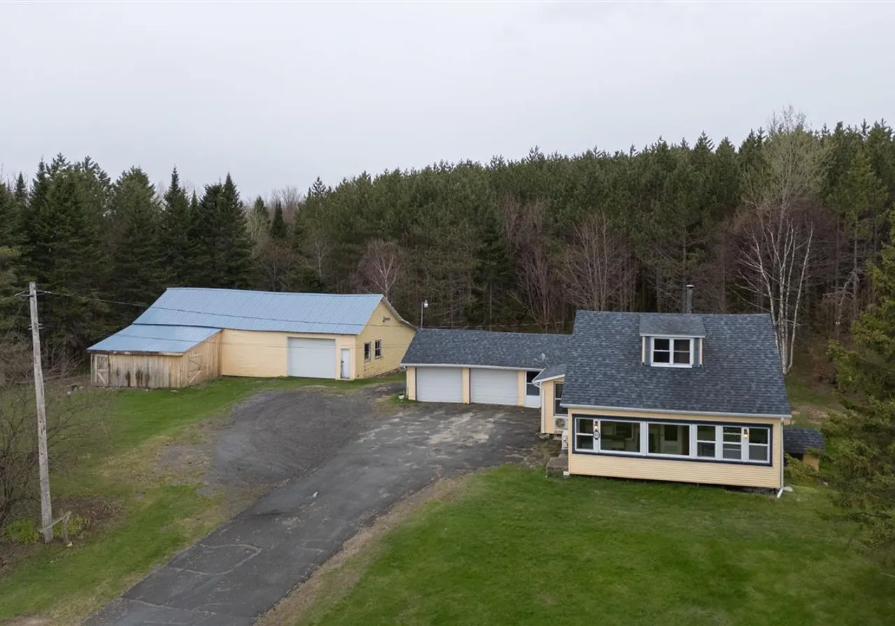 422 Route 161 — photo 2