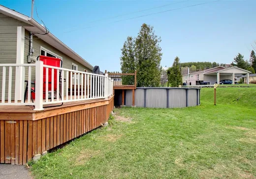 Maison à vendre - 542 Rue de la Fabrique, Pohénégamook, G0L 1J0
