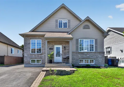 House for sale - 569 Rue Lampron, Sainte-Anne-des-Plaines, J5N 2E8
