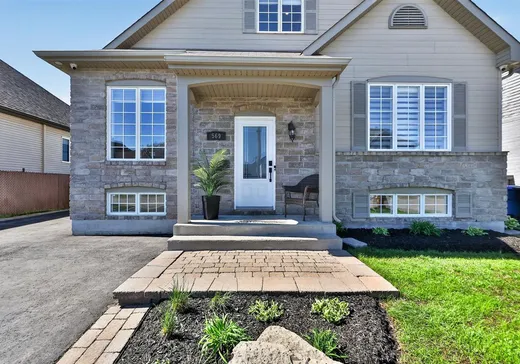 House for sale - 569 Rue Lampron, Sainte-Anne-des-Plaines, J5N 2E8