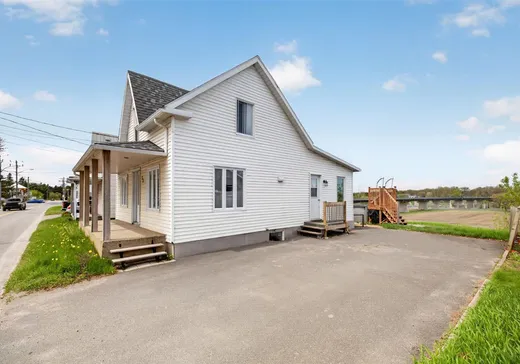 House for sale - 11 Route 143, St-Francois-Du-Lac, J0G 1M0