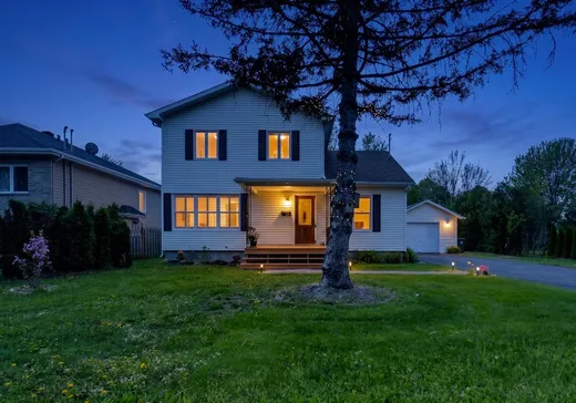 Maison à vendre - 242 Rue Bernard, Beloeil, J3G 2S2