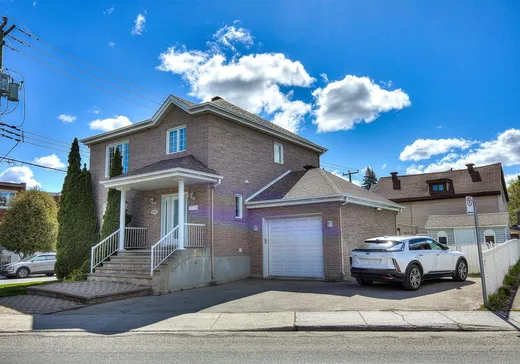 Maison à étages à vendre - 4190 Boul. Gouin E., Montréal (Nord), H1H1C9