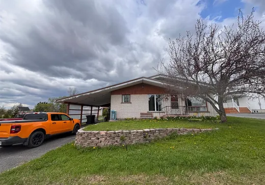 Bungalow à vendre - 116 Rue St-Joseph N., Témiscouata-sur-le-Lac, G0L2B0