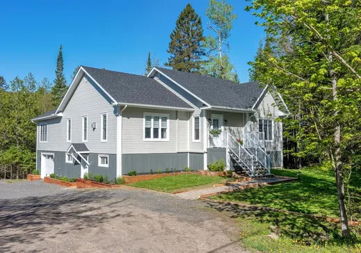 House for sale - 79 Ch. de la Baie, Mont-Blanc, J0T 2G0