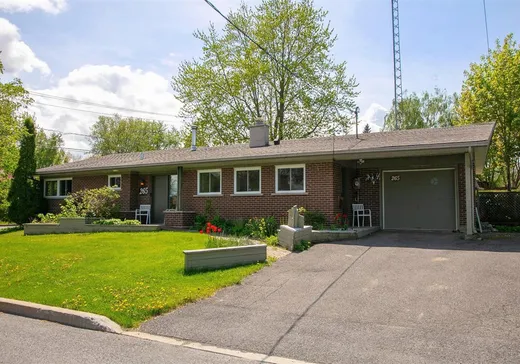 House for sale - 265 Rue Champagnat, Saint-Jean-sur-Richelieu, J2X 3G2