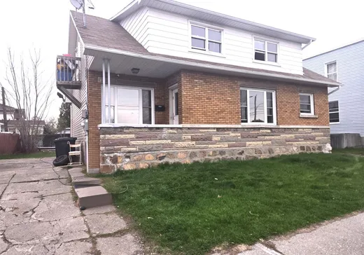Two or more stories for sale - 294 Rue Ringuet, Drummondville, J2C2R6