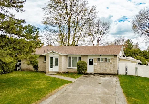 Bungalow à vendre - 730 Rue Laviolette, Sherbrooke, J1G2V1