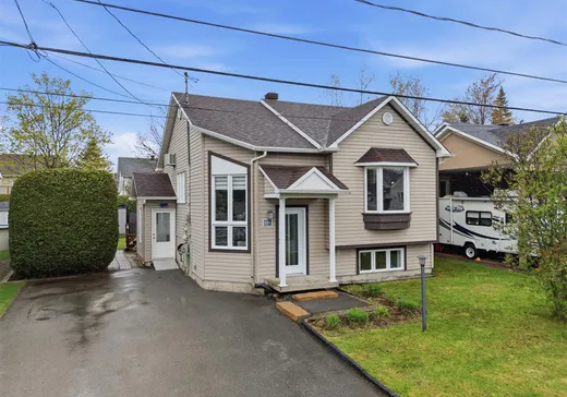 Un étage et demi à vendre - 205 Rue des Cormorans, Sherbrooke, J1R0S4